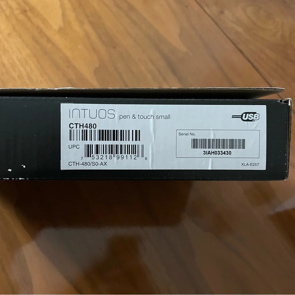 Wacom Inutos Pen and Touch Small Drawing Tablet CTH480
